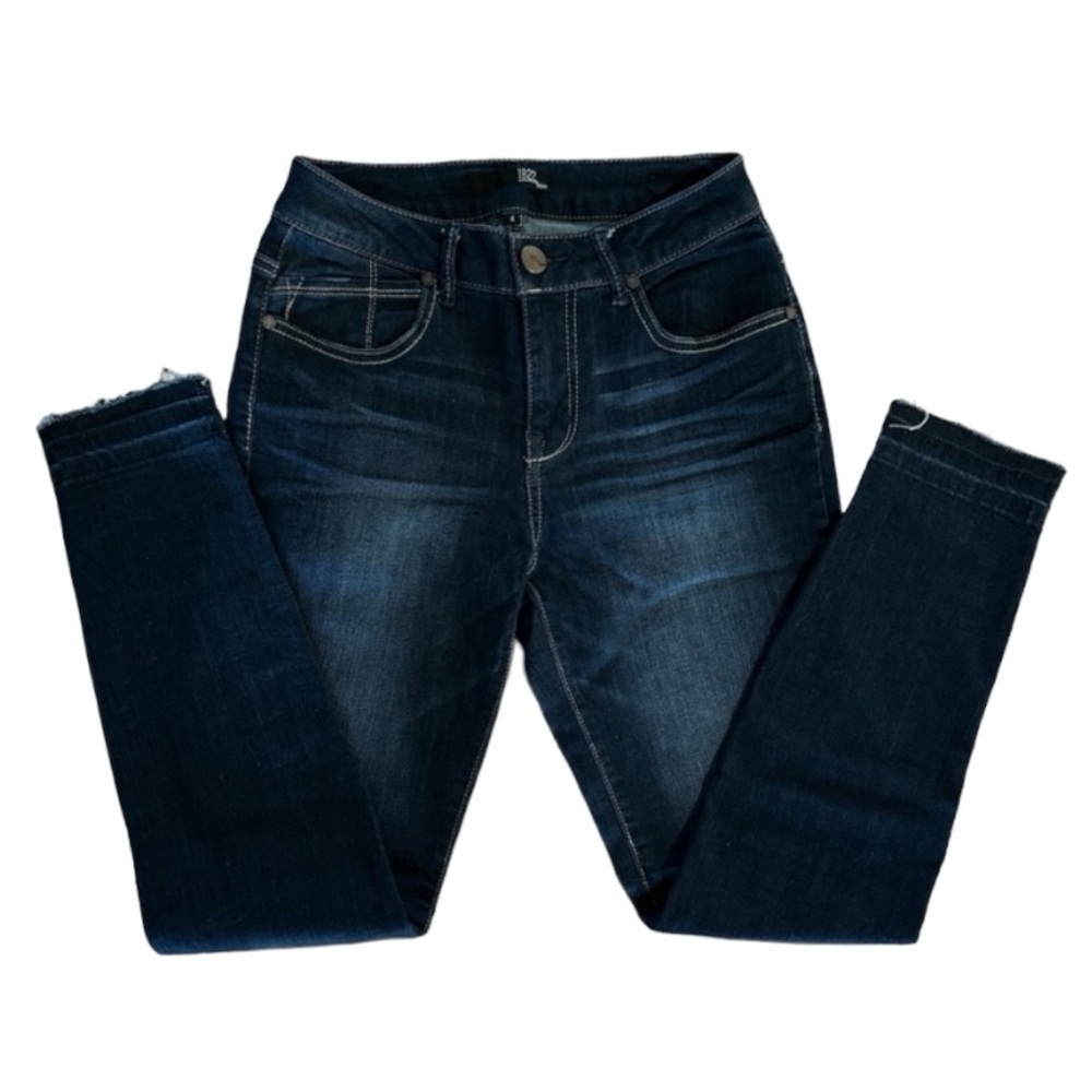 1822 Denim Women's Skinny Leg with Distressed Raw Ankle Jean Size 4
